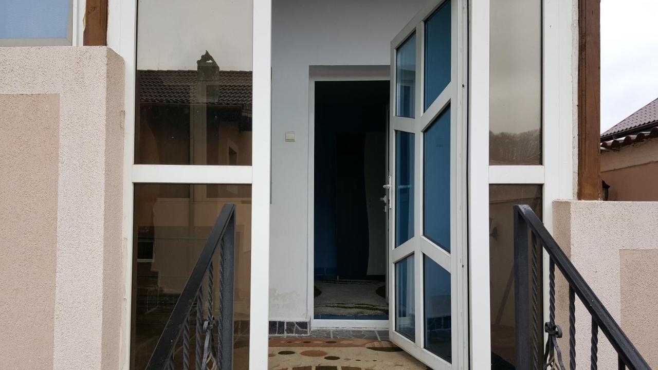 مبيت وإفطار Aldesti  Casele Lena المظهر الخارجي الصورة